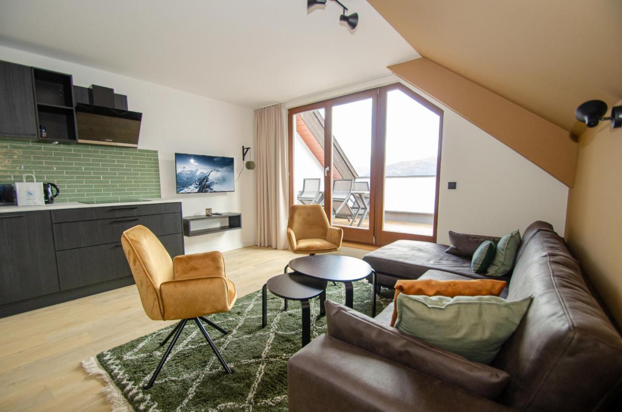 Post By In One Apartment *