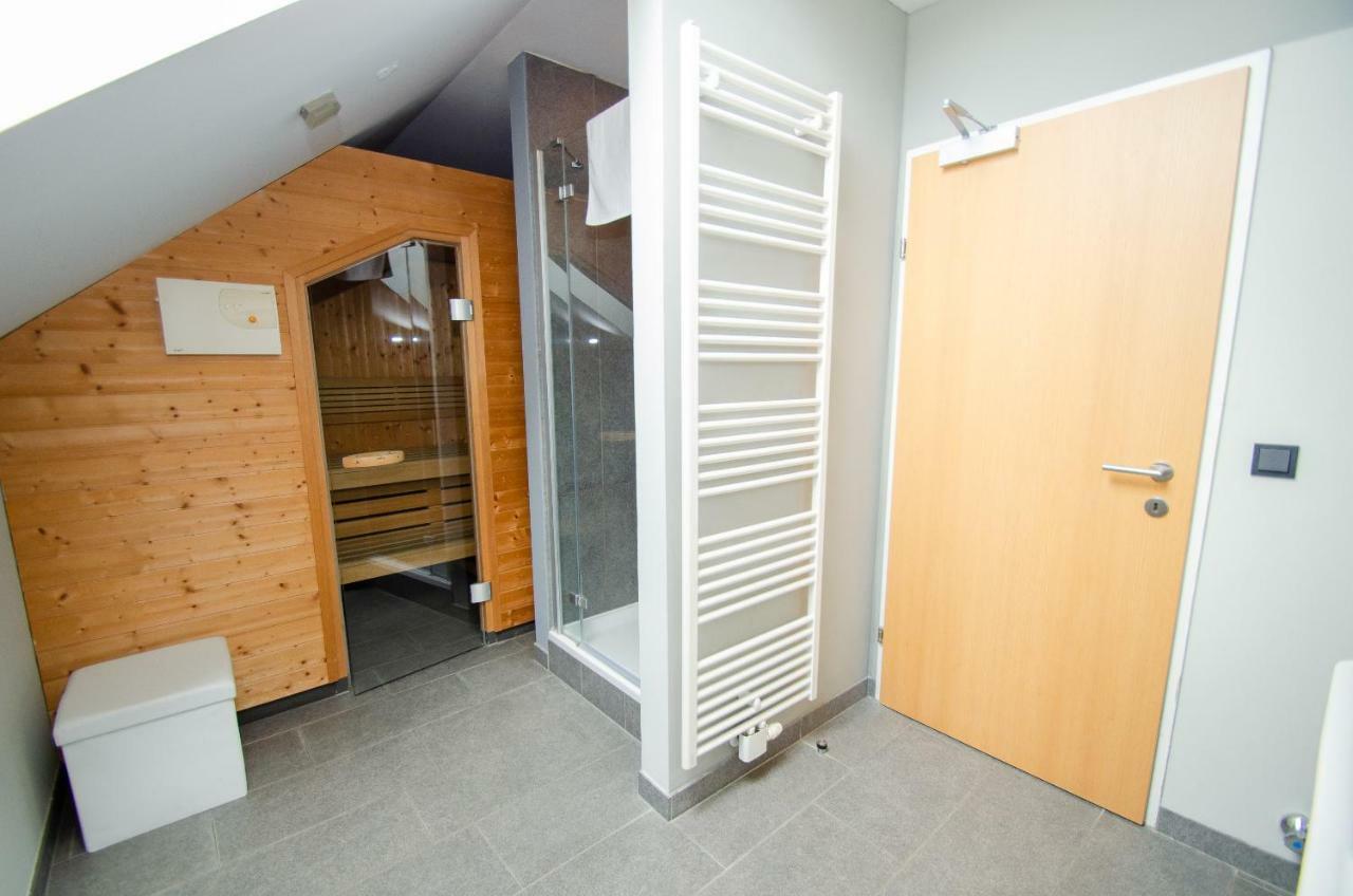 Post By In One Apartment *
