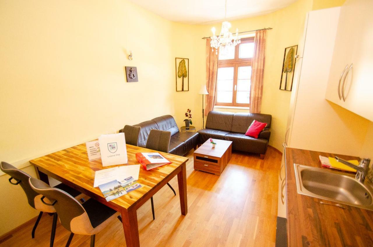 Post By In One Apartment